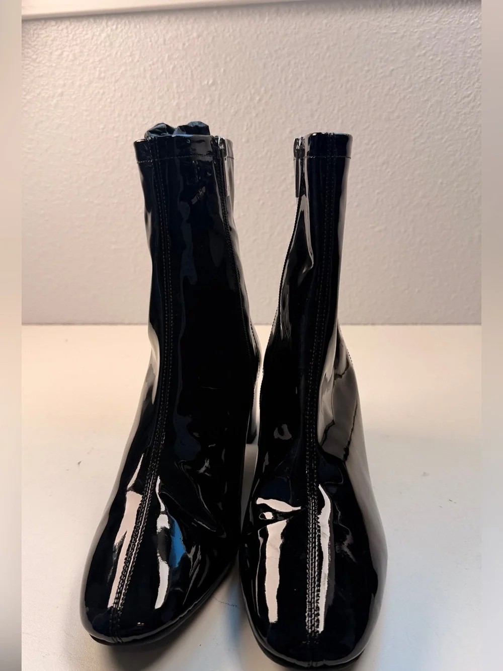 Aquatalia Ulyssa Black Patent Leather Ankle Boots Size 9.5 Italy